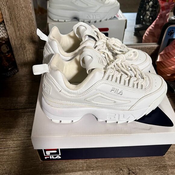 Triple White Fila Disruptor 2 - US W's 7, M's 5.5, Kid's 5.5 - Picture 4 of 6